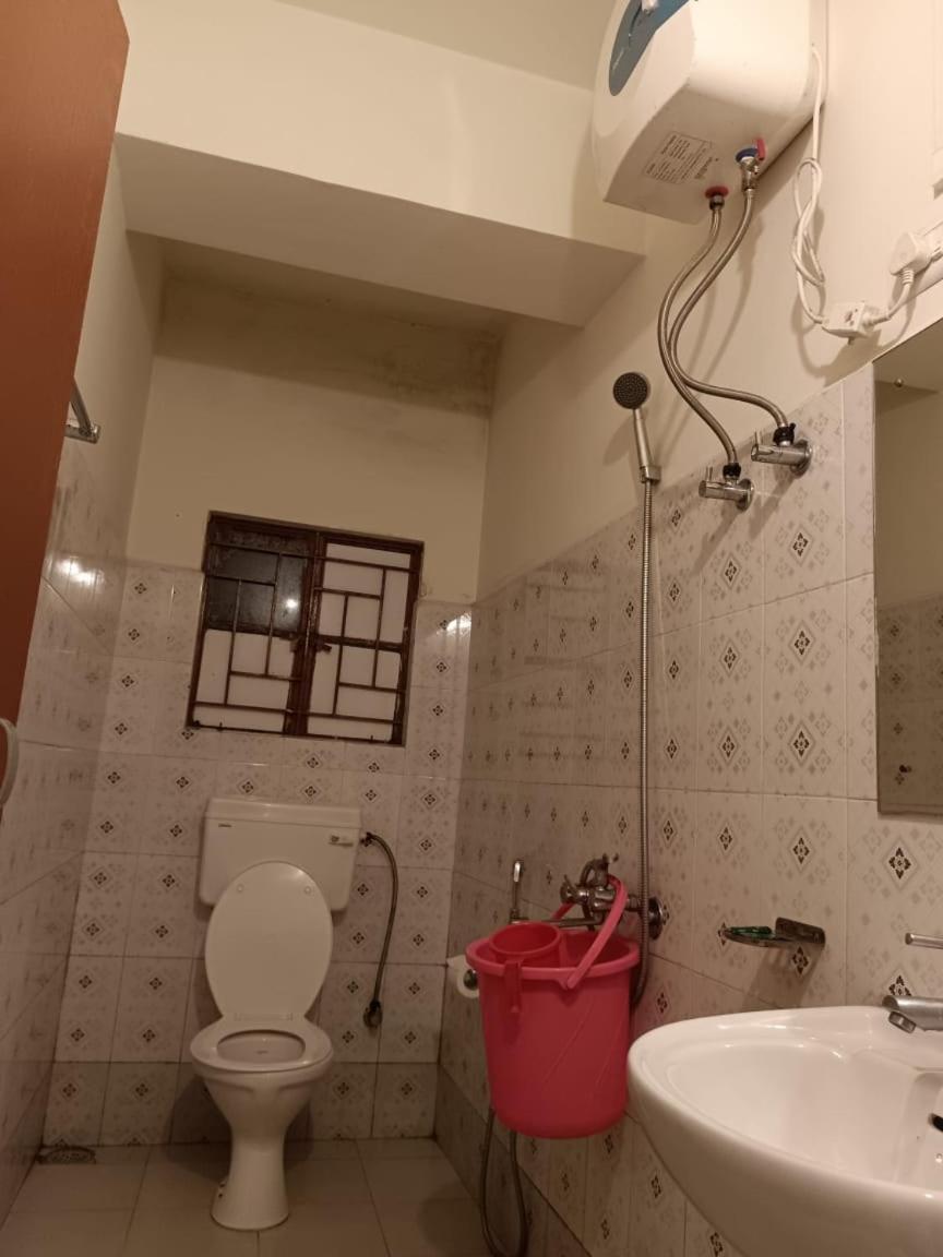 Hotel Travellers Inn Shillong Kültér fotó