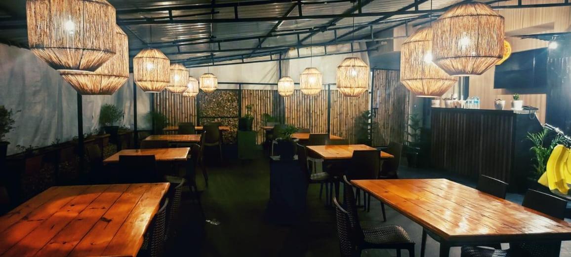 Hotel Travellers Inn Shillong Kültér fotó