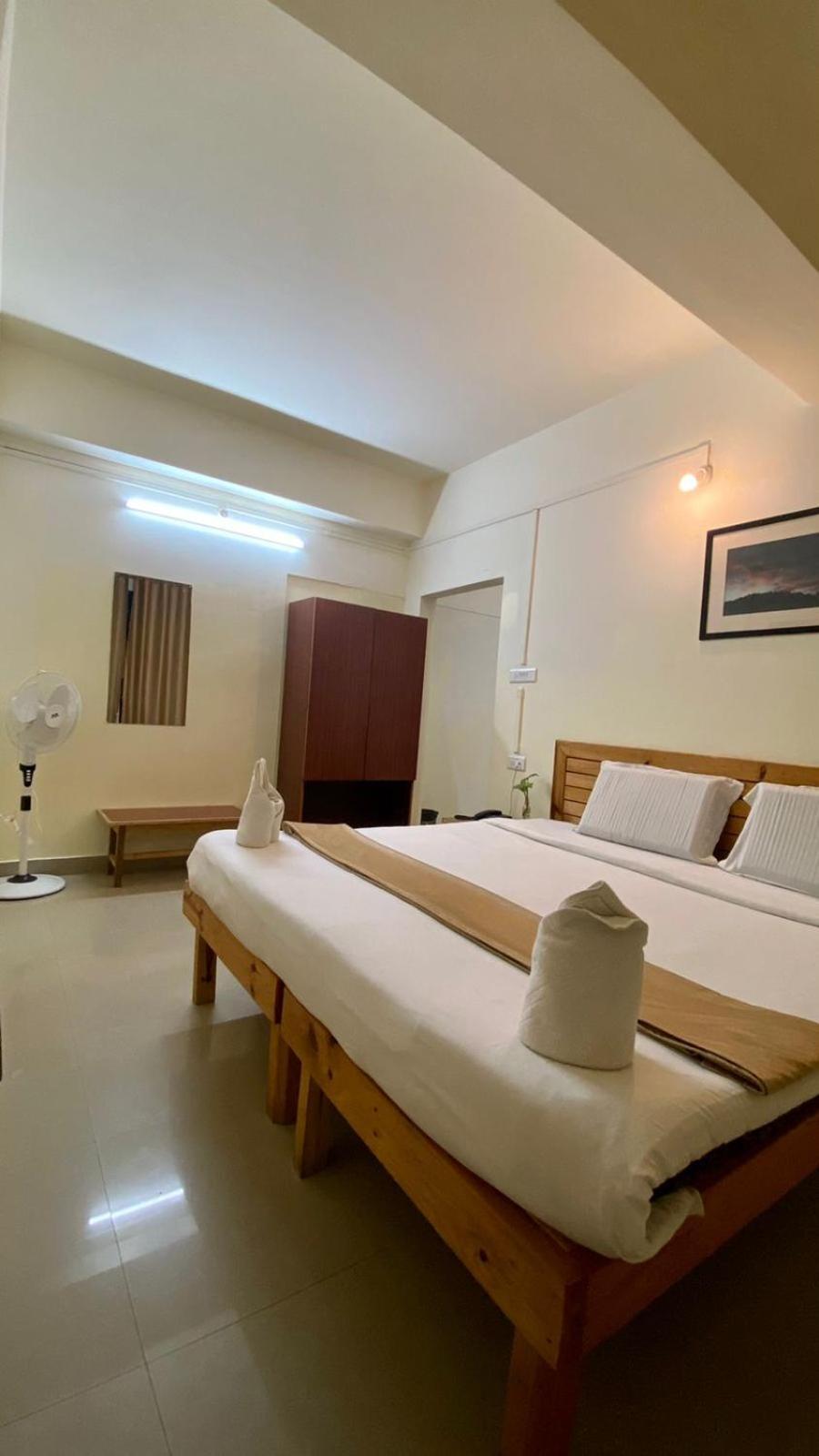 Hotel Travellers Inn Shillong Kültér fotó