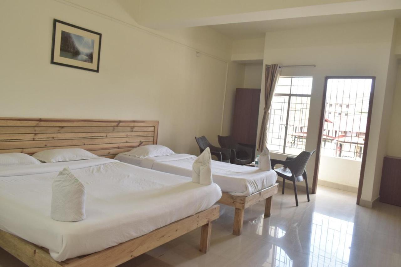 Hotel Travellers Inn Shillong Kültér fotó