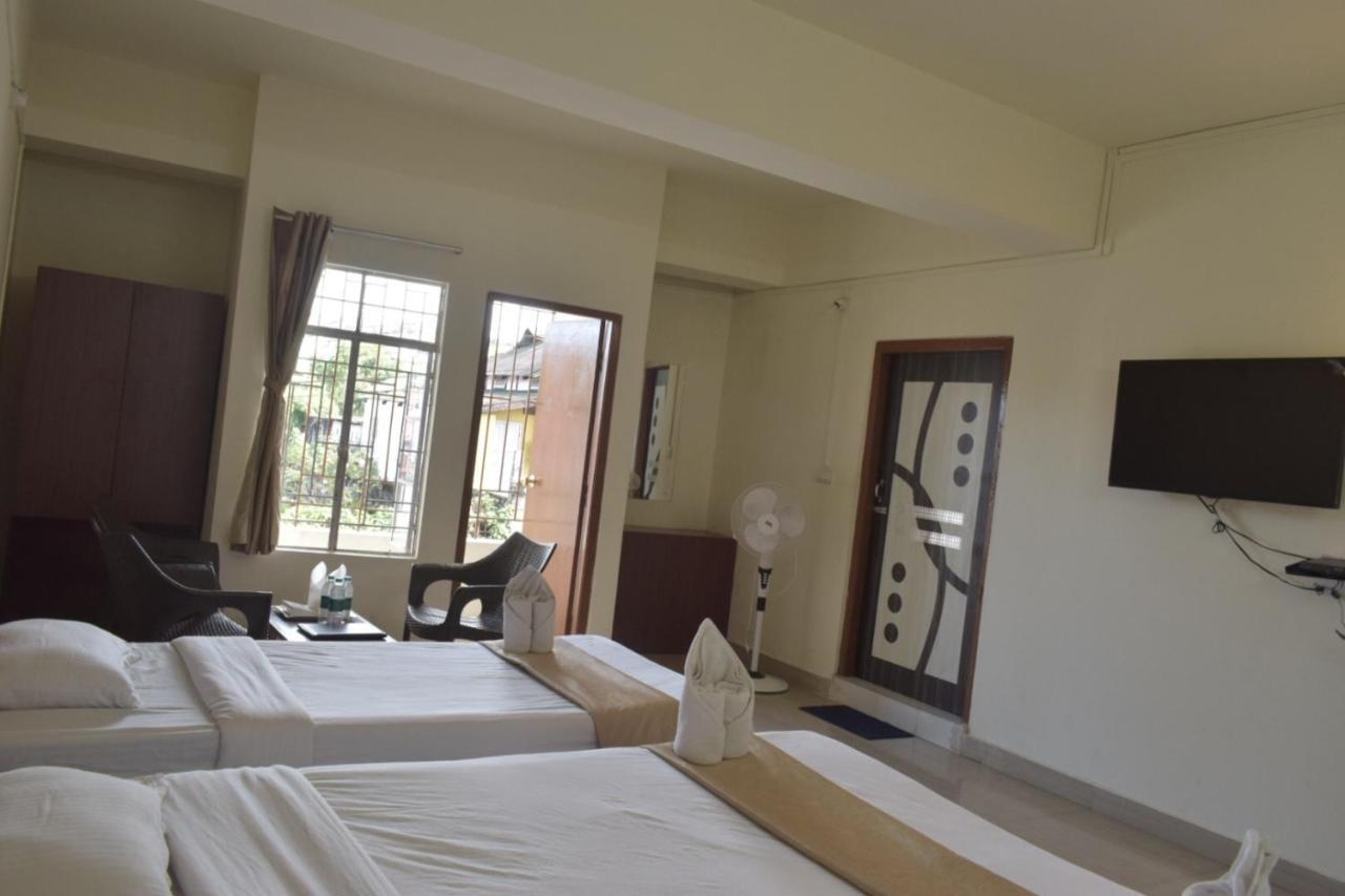 Hotel Travellers Inn Shillong Kültér fotó